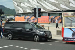 Dublin Airport to Derry Londonderry Premium Car Service 4