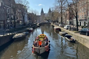 Exclusive Tulip Canal Cruise in Amsterdam 4