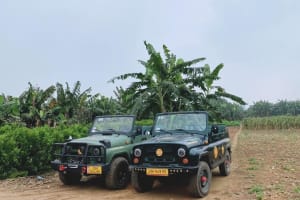 Hanoi Jeep Tour: Red River Countryside & Train Street 4