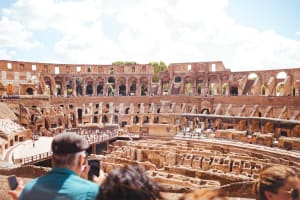 Early Morning Semi-Private Colosseum Express with Arena Access 4