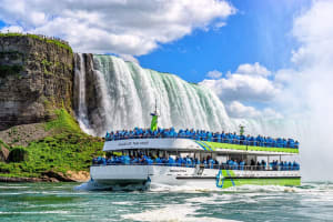 Niagara Falls Evening Illumination Tour with Maid Boat Ride 3