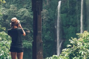 Sekumpul Waterfall & Ulun Danu Temple Tour 4