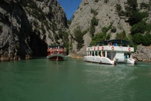 Side Green Canyon Boat Trip with Unlimited Drinks and Lunch 3
