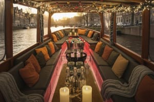 Amsterdam Evening Canal Cruise with Drinks and Bites 3