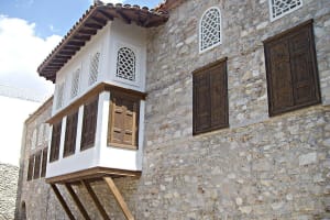Medieval Athens Walking Tour with Late Lunch and Wine 3