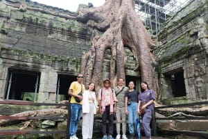 Angkor Wat Full-Day Small Group Tour with Sunset 3