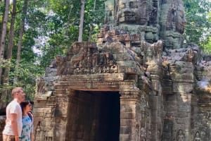 Angkor Wat Full-Day Tour with Sunset at Phnom Bakheng 4