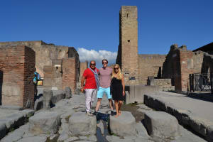 VIP Pompeii Tour with Archaeologist 4