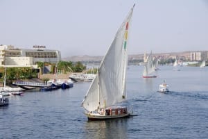 Cairo Layover Tour: Pyramids, Tower & Felucca 3