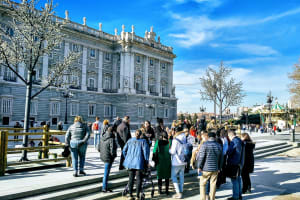 Skip-the-Line Royal Palace Tour 4