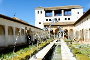 Alhambra and Generalife Gardens Tour 4