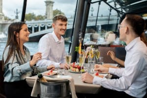 Seine River Lunch Cruise with Live Music 3
