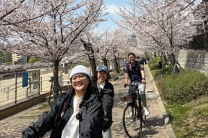 Osaka Castle Bike Tour with Takoyaki Tasting 3