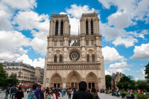 Notre-Dame Cathedral & Île de la Cité Walking Tour 4