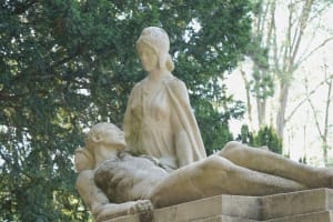 Père Lachaise Cemetery Tour with Crepes 4