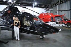 Romantic Helicopter Tour with Beachside Lunch 3