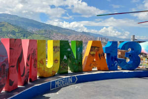 Medellín City Tour with Metrocable & Commune 13 3