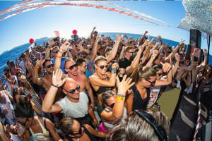 Ibiza Sunset Party Cruise with DJ and Drinks 4