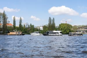 VIP Prague YachtBoat PONTOON Experience: All-You-Can-Drink 3