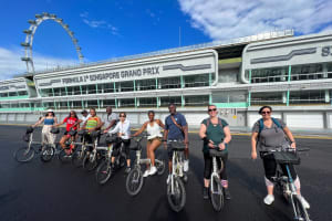 Historical Marina Bay & East Coast Bike Tour with Lunch 3