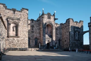 Edinburgh Castle & Holyrood Palace Tour 4