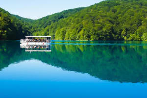 Plitvice Lakes Tour with Transfer from Split to Zagreb 4