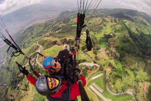 Paragliding Adventure in Medellín 3