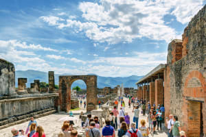Pompeii and Herculaneum Archaeological Tour 4