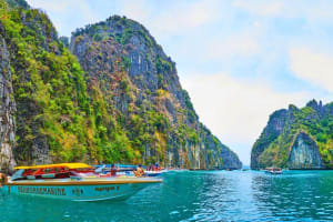 Phi Phi Island Speedboat Tour 3