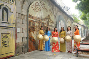 Traditional Ao Dai Rental in Hanoi 3