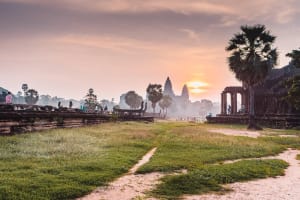 Angkor Wat Sunrise Small-Group Tour 3