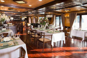 Hera Grand Luxury Cruise in Halong Bay 3