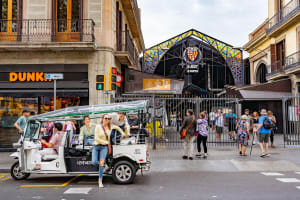 Barcelona Expert Plus Tour in Private Eco Tuk Tuk 3