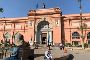 Giza Pyramids, Museum & Bazaar Tour 4