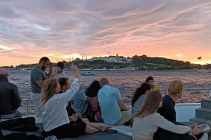 Istanbul Bosphorus Sunset Yacht Cruise 3