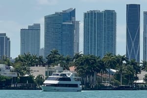 Miami Luxury Skyline Cruise 4