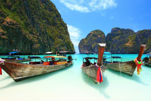 Phi Phi Islands Ferry Tour with Snorkeling & Lunch 4