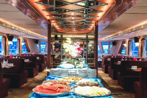 Grand Pearl Luxury Dinner Cruise Bangkok 3