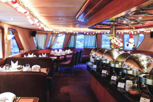 Grand Pearl Luxury Dinner Cruise Bangkok 4