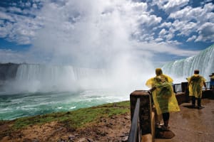 Niagara Falls Luxury Bus Day Tour from Toronto with Boat Cruise 3