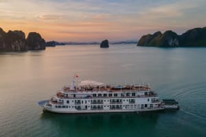 Ha Long Bay 3-Day Luxury Cruise 3