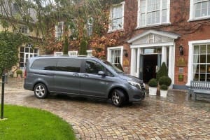 Dublin Airport Transfers: Luxury Transfer To/From DUB Per Vehicle 4