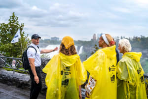 Niagara Falls Above & Behind Small Group Walking Tour 3