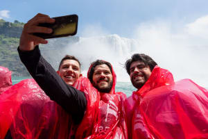 Niagara Falls Feel the Mist Night Tour 3