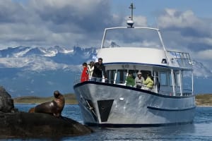 Navegación al Canal Beagle con Caminata en Isla Bridges 3