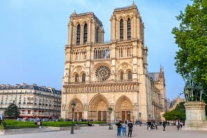 Paris: Notre-Dame Exterior Guided Tour & Big Bus 24-Hour Bus Tour 4