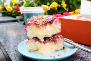 Vancouver Donut Tour: Gastown & Sweet City Sights 3