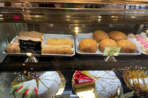 San Diego & Little Italy Holiday Donut Tour 4