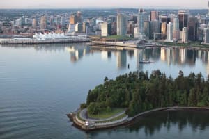 Vancouver Essential 48-Hour Hop-On Hop-Off Bus Tour  3