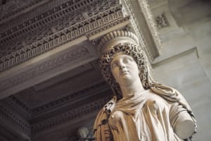 Private Louvre Highlights Tour with Art Historian Guide 4